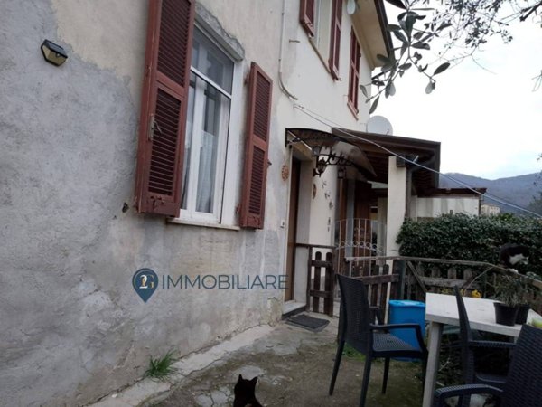 casa indipendente in vendita a Luni in zona Casano