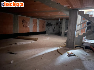 casa indipendente in vendita a Luni in zona Dogana