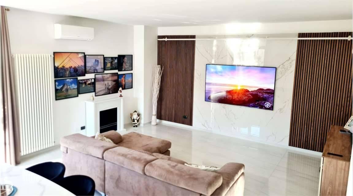 casa indipendente in vendita a Luni in zona Isola