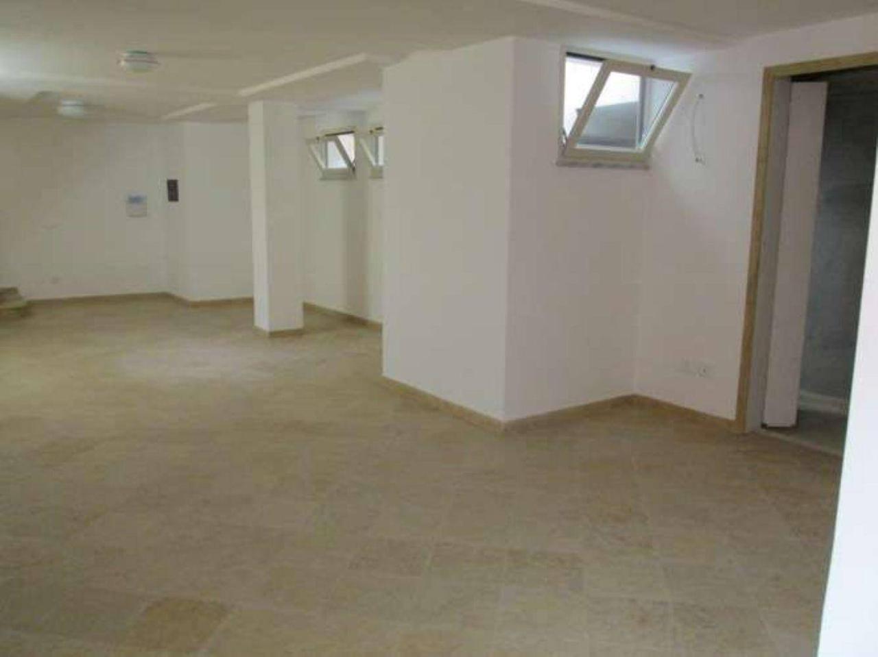 casa indipendente in vendita a Luni in zona Dogana