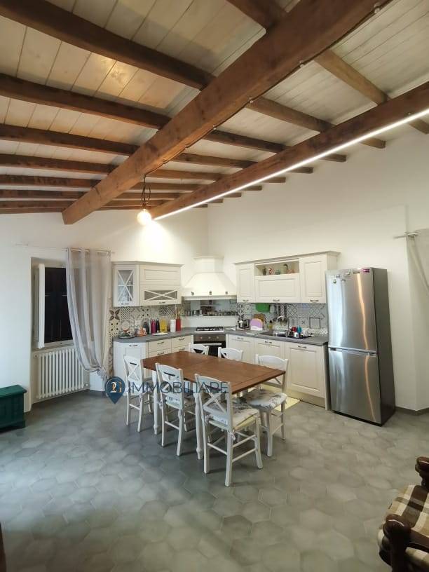 appartamento in vendita a Luni in zona Nicola