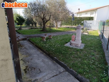 casa indipendente in vendita a Luni in zona Isola
