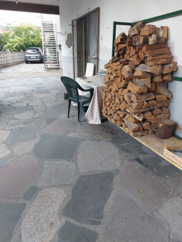 casa indipendente in vendita a Luni