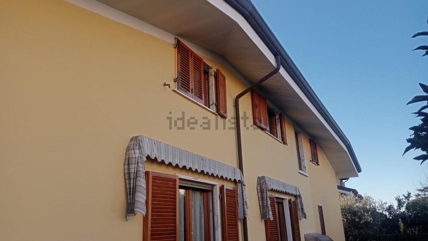 casa indipendente in vendita a Luni