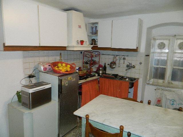 appartamento in vendita a Luni in zona Nicola