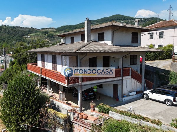 casa indipendente in vendita a Luni in zona Serravalle