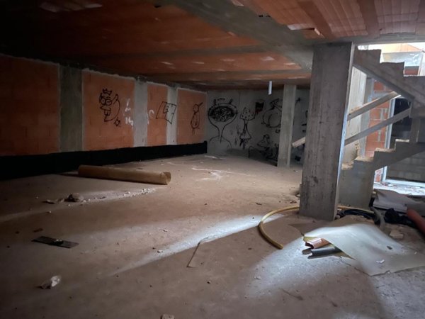 casa indipendente in vendita a Luni in zona Dogana