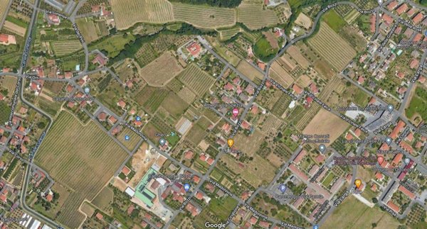 casa indipendente in vendita a Luni in zona Dogana