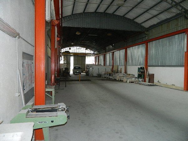 ufficio in vendita a Luni