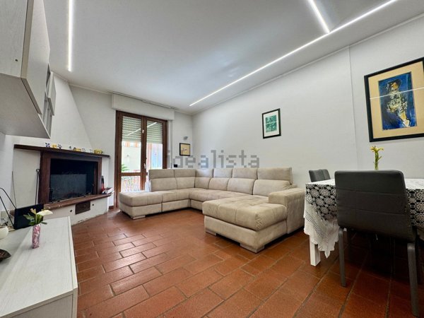 casa indipendente in vendita a Luni