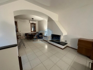 casa indipendente in vendita a Luni