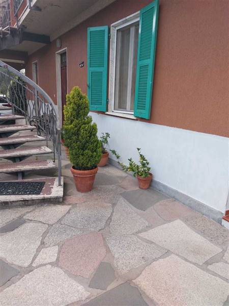 casa indipendente in vendita a Luni