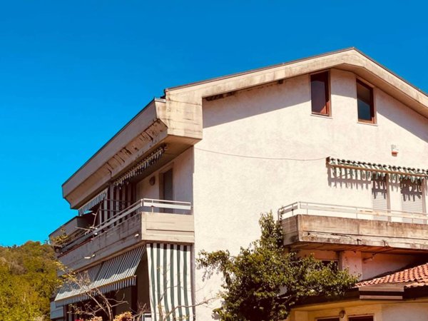 appartamento in vendita a Luni in zona Casano