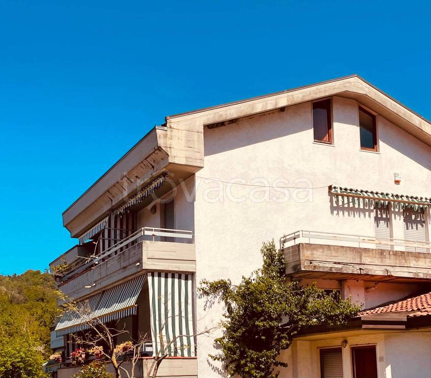 appartamento in vendita a Luni in zona Casano
