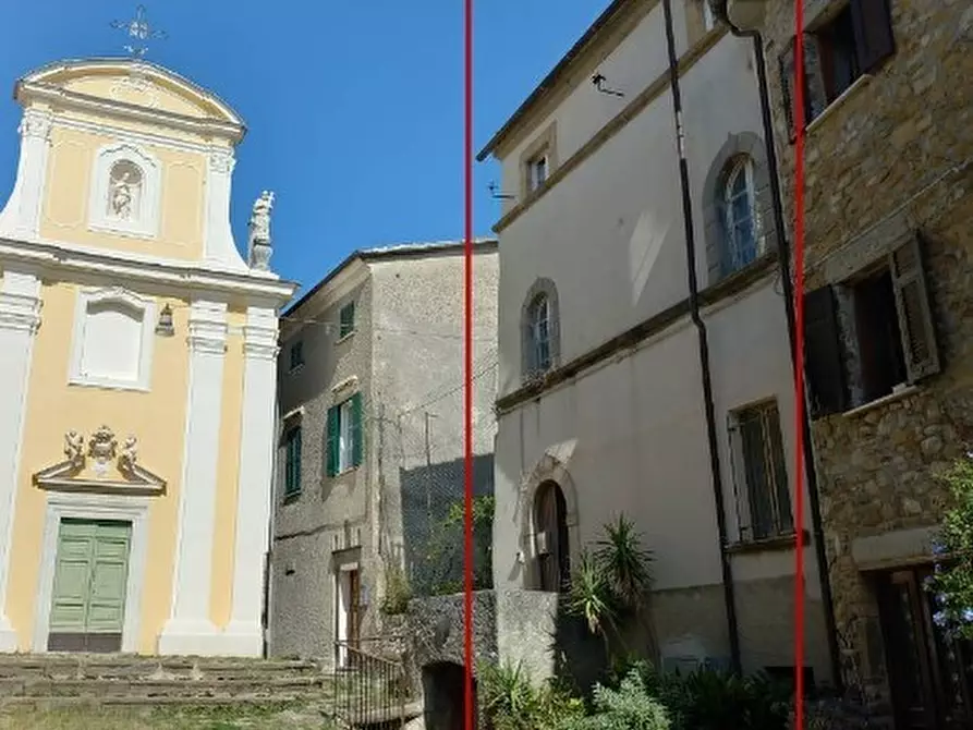 casa semindipendente in vendita a Luni in zona Nicola