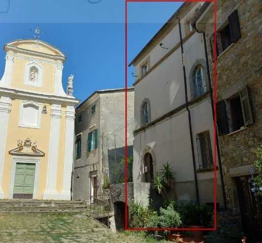 casa semindipendente in vendita a Luni in zona Nicola