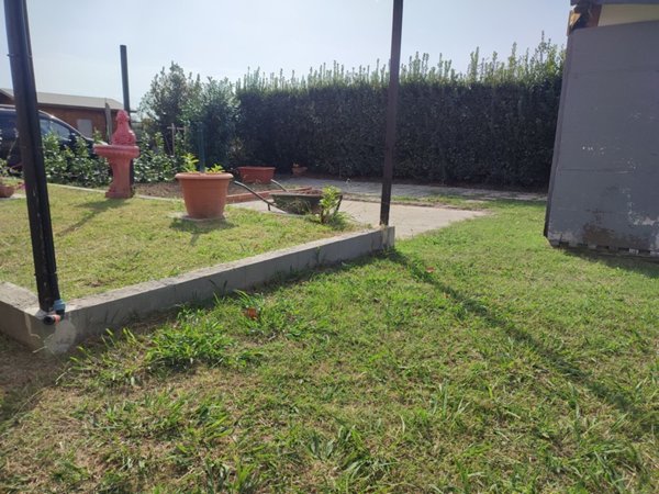 casa indipendente in vendita a Luni