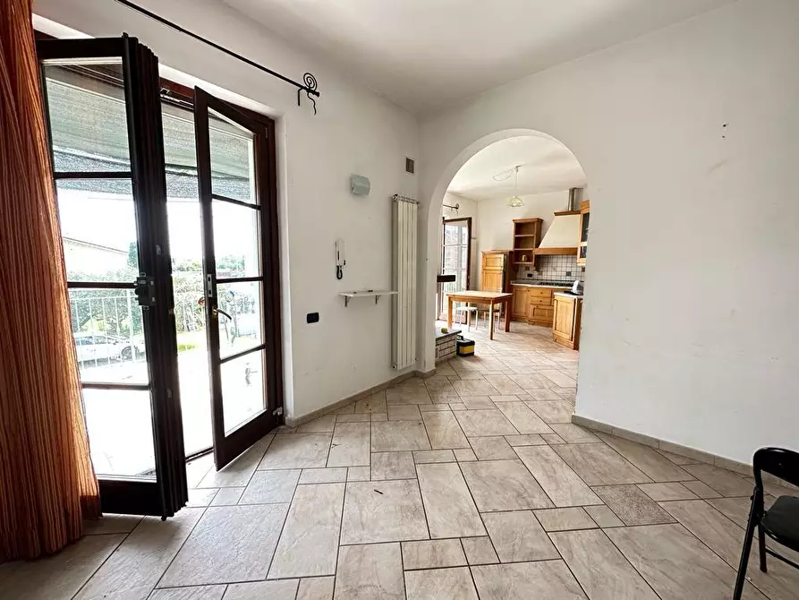 casa indipendente in vendita a Luni