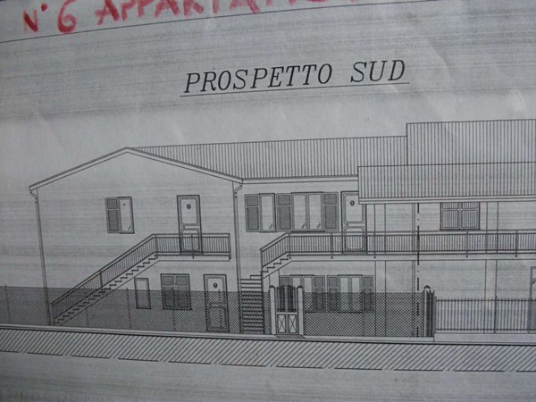 casa semindipendente in vendita a Luni