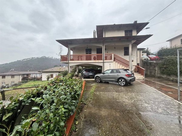 casa indipendente in vendita a Luni in zona Casano