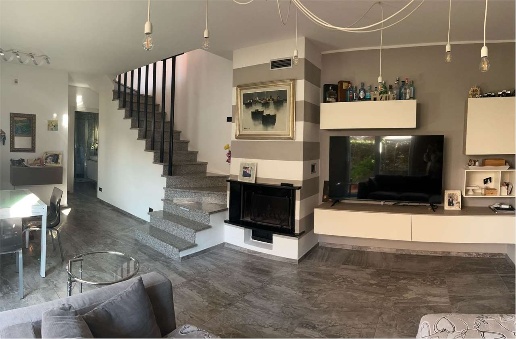 casa indipendente in vendita a Luni in zona Casano