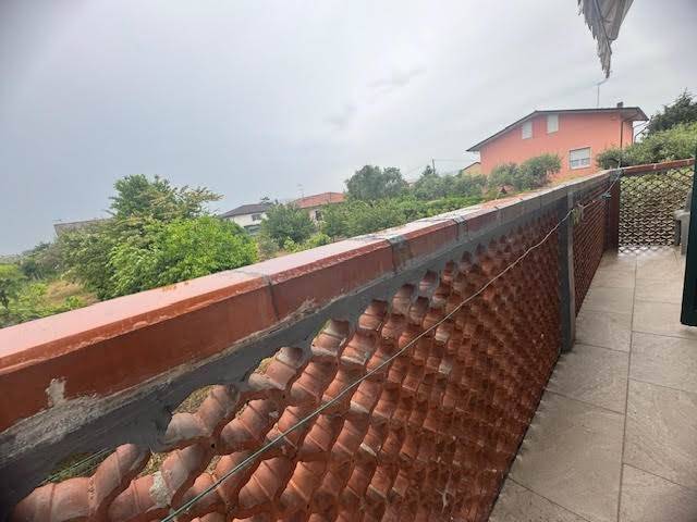 casa indipendente in vendita a Luni
