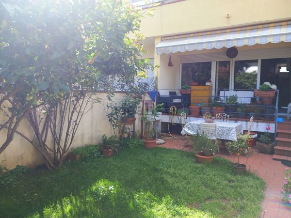 casa indipendente in vendita a Luni