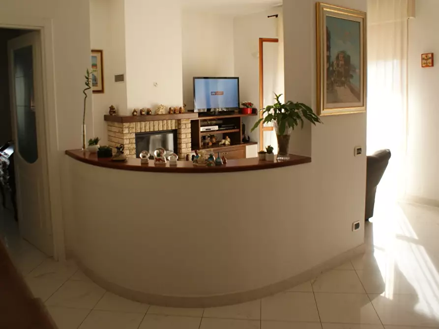 casa indipendente in vendita a Luni