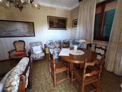 appartamento in vendita a Luni in zona Dogana
