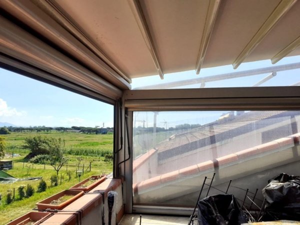 casa indipendente in vendita a Luni