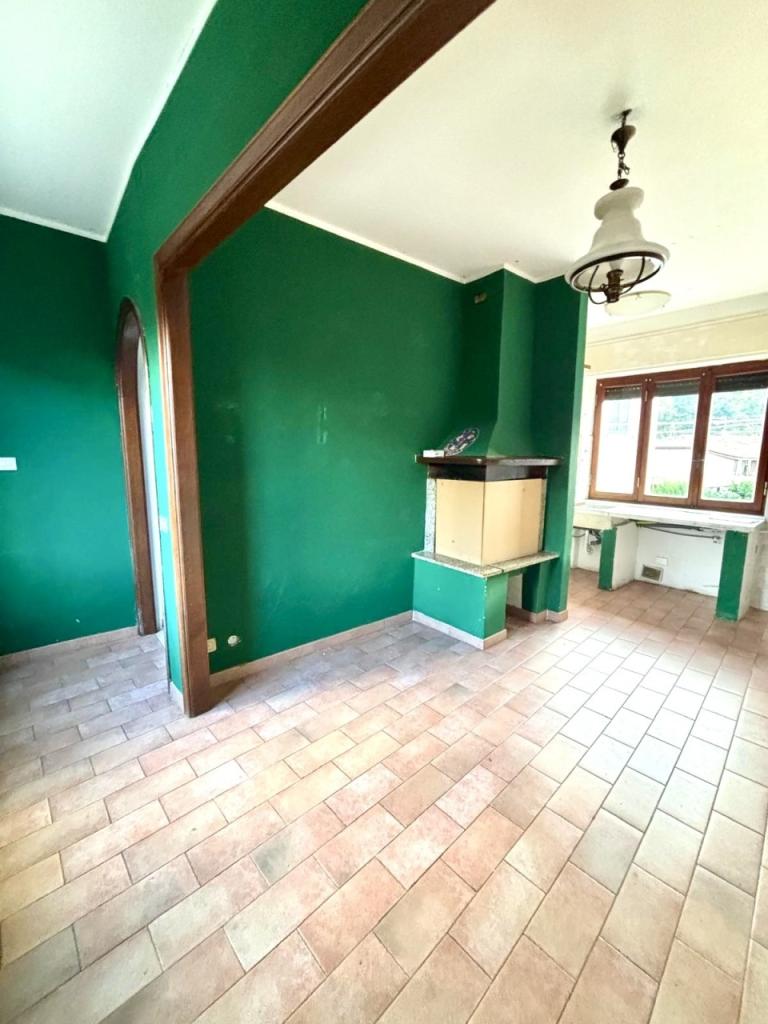 appartamento in vendita a Luni in zona Serravalle