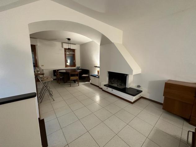casa indipendente in vendita a Luni
