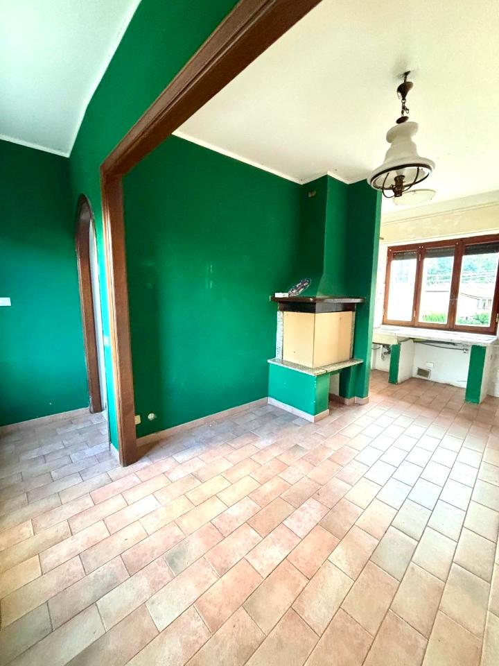 casa indipendente in vendita a Luni in zona Casano