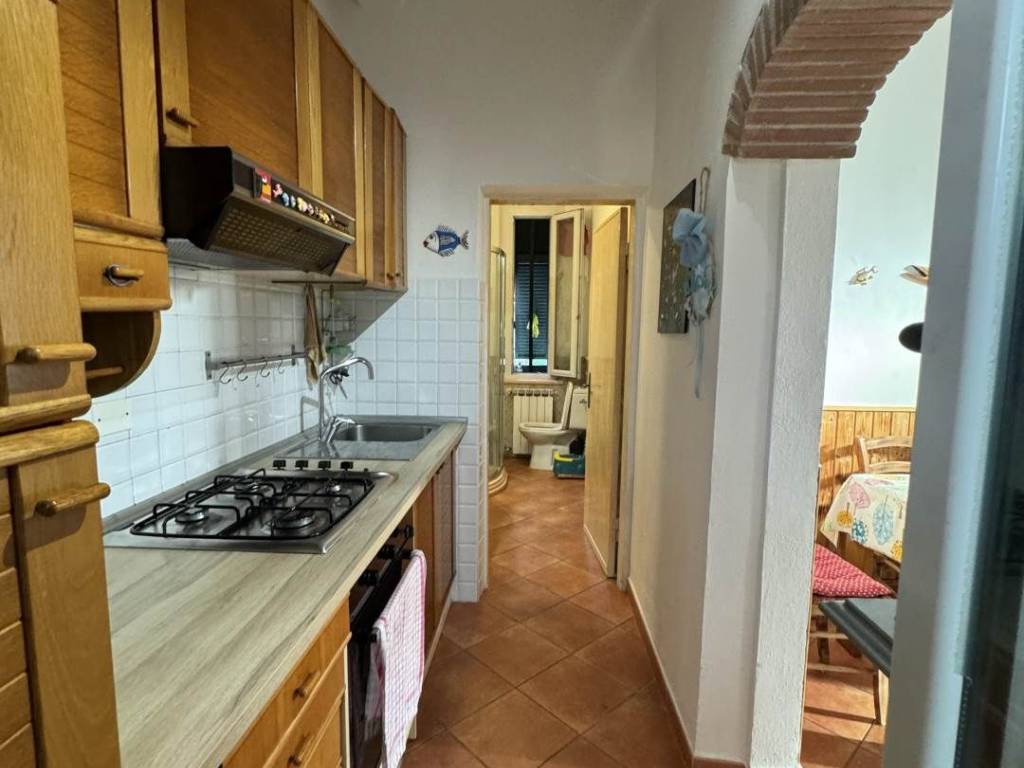 appartamento in vendita a Luni in zona Casano