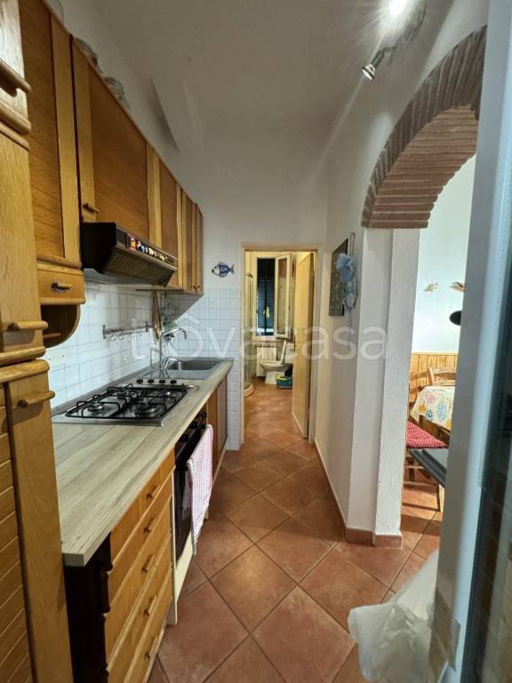appartamento in vendita a Luni in zona Dogana