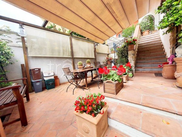 casa indipendente in vendita a Luni in zona Casano