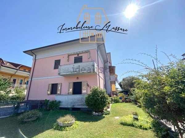 appartamento in vendita a Luni