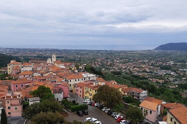 appartamento in vendita a Luni in zona Nicola