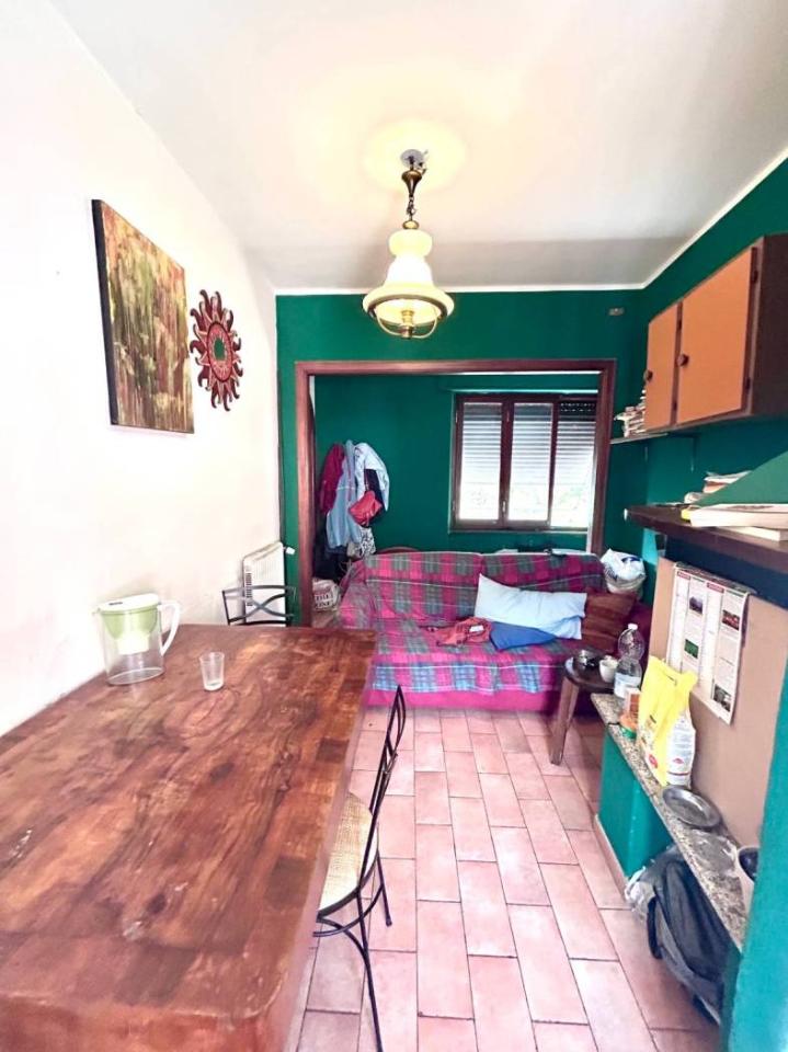 casa indipendente in vendita a Luni in zona Casano