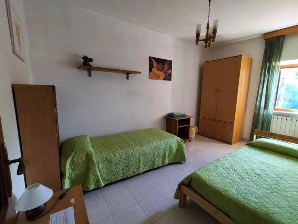 casa indipendente in vendita a Luni in zona Casano