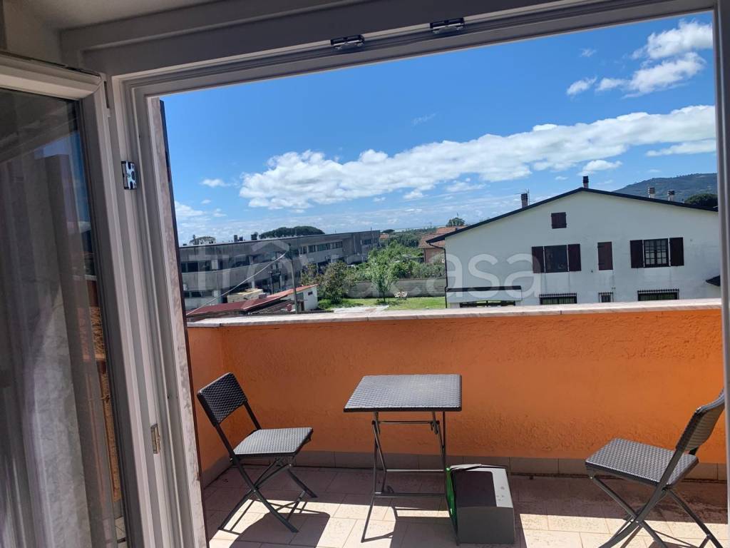 casa indipendente in vendita a Luni