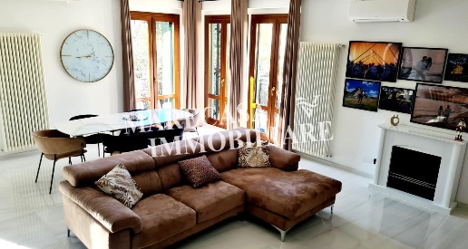 casa indipendente in vendita a Luni in zona Isola