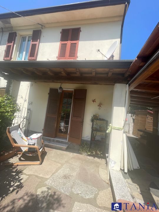 casa semindipendente in vendita a Luni in zona Casano