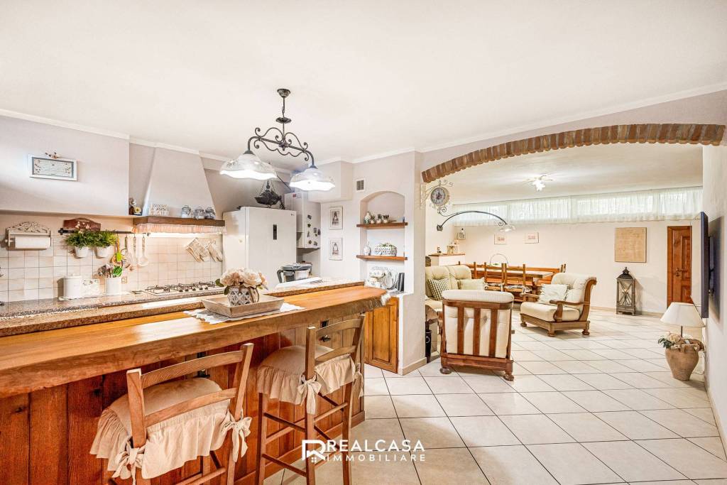 casa indipendente in vendita a Luni in zona Nicola