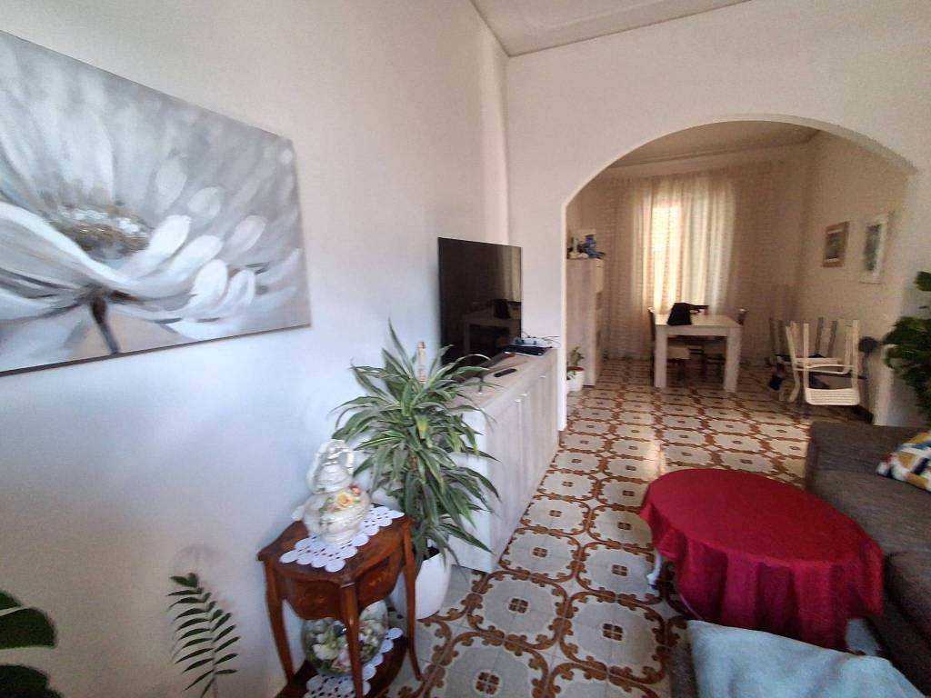 appartamento in vendita a Luni in zona Dogana