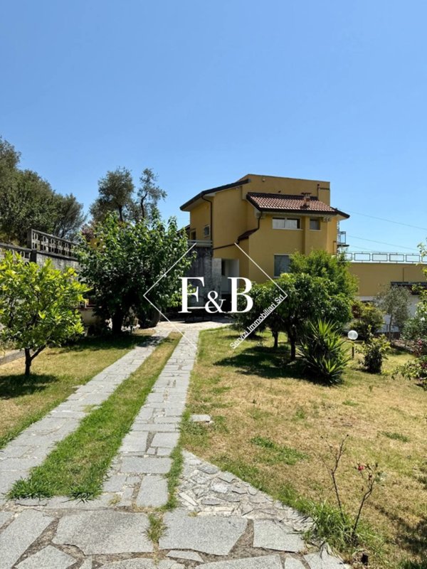 appartamento in vendita a Luni in zona Nicola