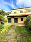 casa indipendente in vendita a Luni