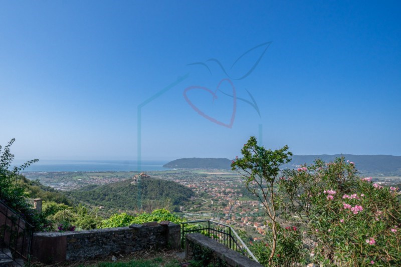appartamento in vendita a Luni in zona Casano