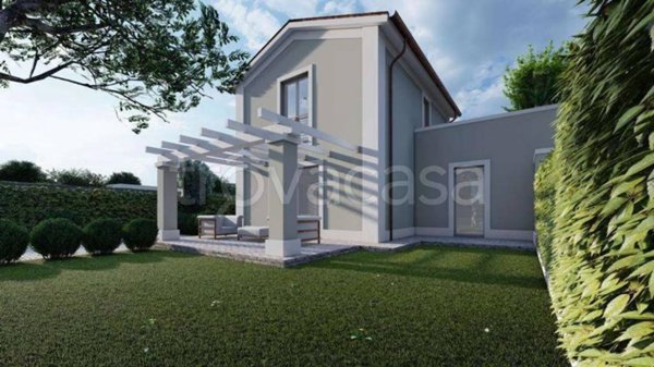 casa indipendente in vendita a Luni