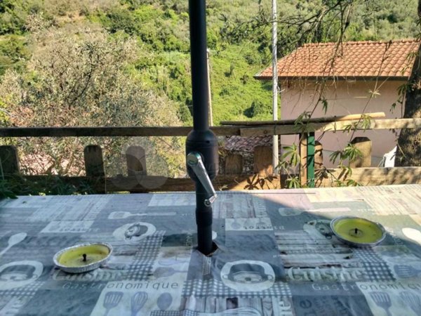 casa indipendente in vendita a Luni in zona Casano